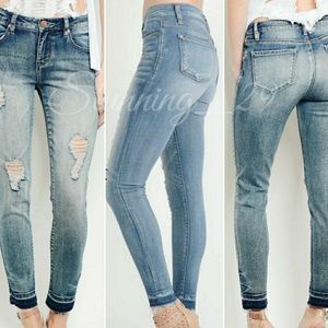 🆕MEDIUM  WASH DISTRESSED DROP HEM SKINNY JEANS